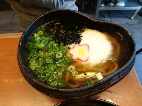 大和の小カレーうどんとご飯と漬物