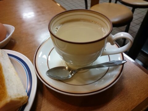 喫茶松屋のトーストとミルクコーヒー