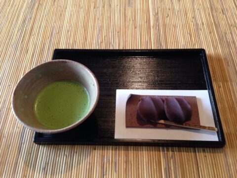 五十鈴茶屋の赤福と抹茶