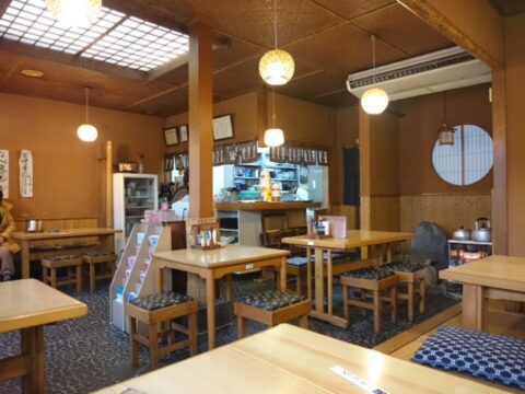昭和橋一八の店内