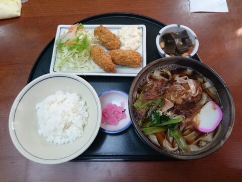 めん処一八のカキフライランチ