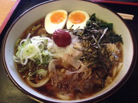 小出屋の魚定食と中華そば