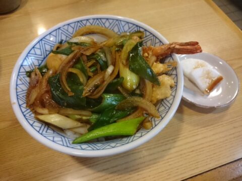 弥冨一八の天南丼と漬物