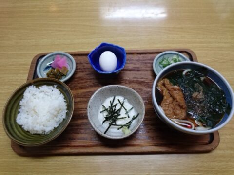 甑庵のとろろと生卵
