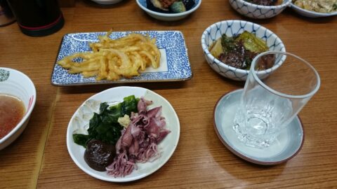 魚源食堂のネギと豚肉の炒め物