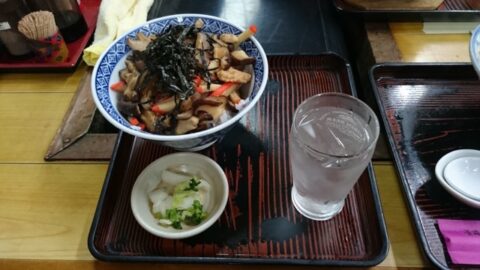 釜揚げきしめん一八の木の葉丼