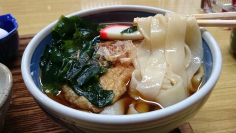 大量に入った甑庵のきしめん