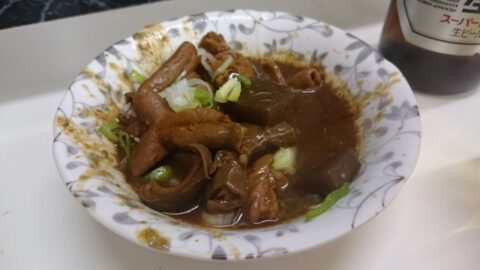 天末食堂の土手煮とビール