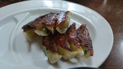 玉の家の餃子