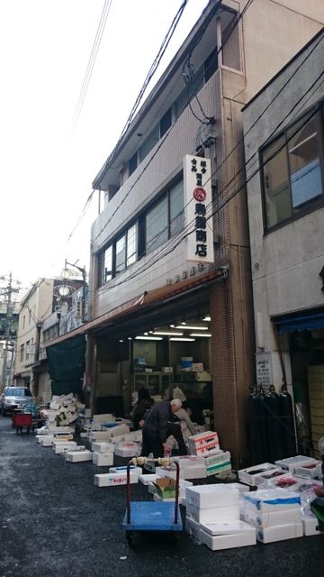 柳橋中央市場のおすすめ店の店先