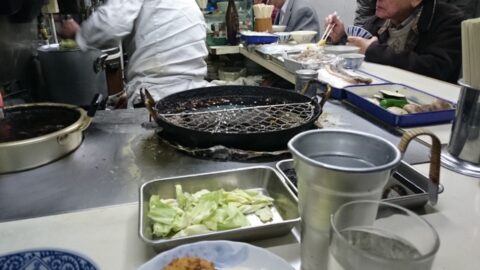 食堂かつやの店内席