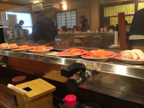 すし市場正の店内風景