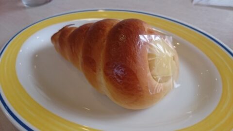 クリームコロネ
