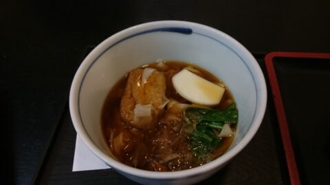 一八本店のきしめん