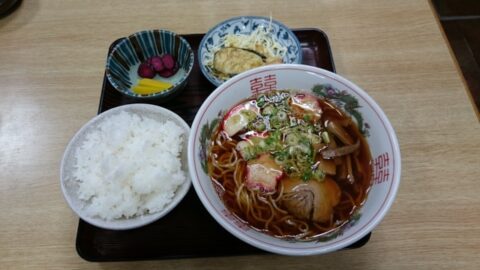 市川屋のらーめん定食
