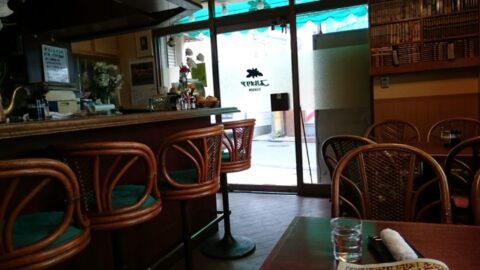 プルメリアの店内