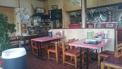 埼玉やの店内