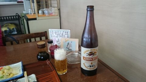 店内で飲むビール