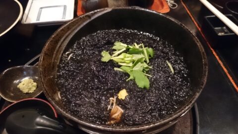 蓋つきで提供された花巻蕎麦