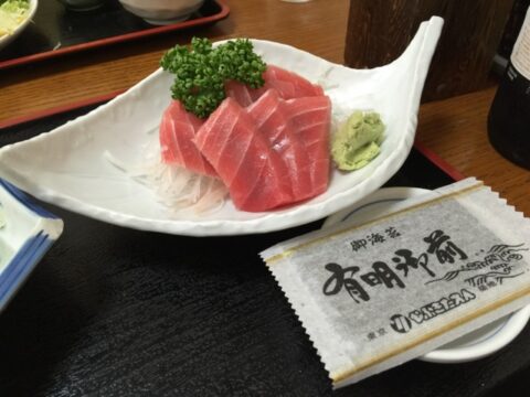 中トロ刺身と海苔