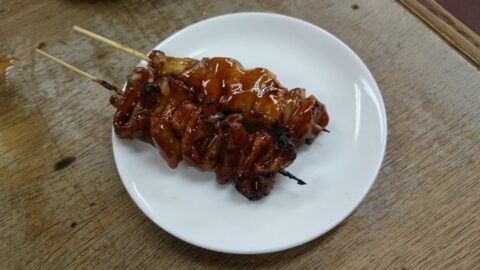しろもつととりもも串