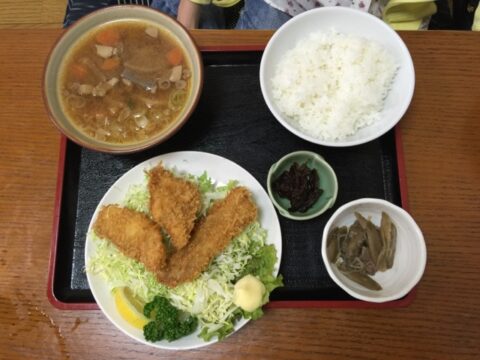藤よしのミックスフライ定食