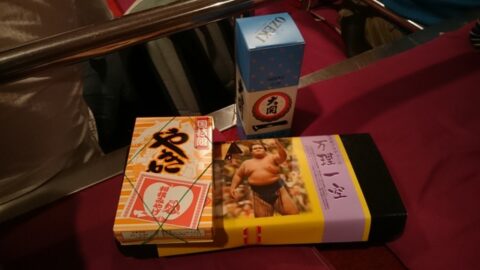 国技館の焼き鳥で昼酒