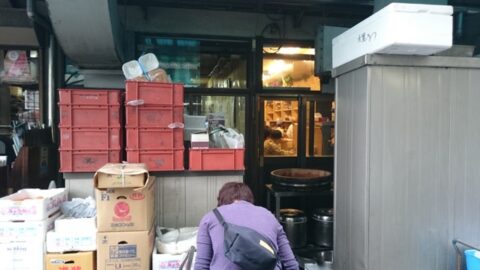 センリ軒の裏口