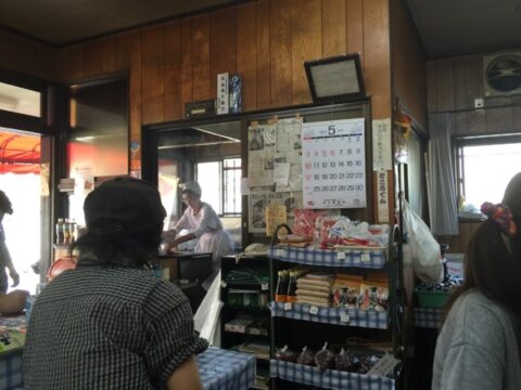 古沢商店の店内