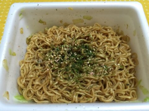 湯切り後のペヤング