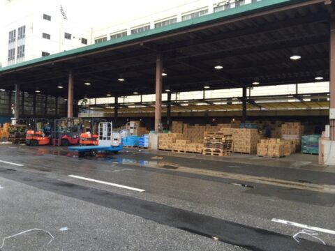 北足立市場の食堂棟