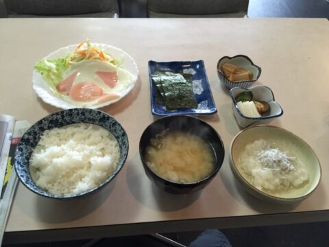 アイリスの朝定食