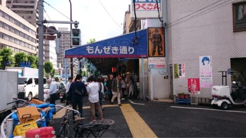 築地もんぜき通りへ向かう風景
