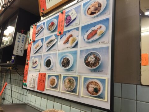 江戸川の店内