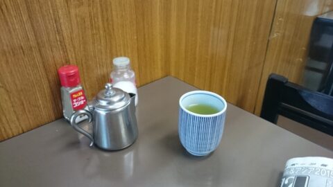 センリ軒で出されたお茶