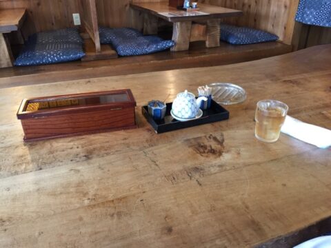 長寿庵の店内