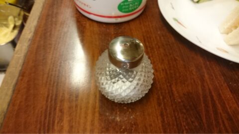 サンドウィッチに添えられる塩