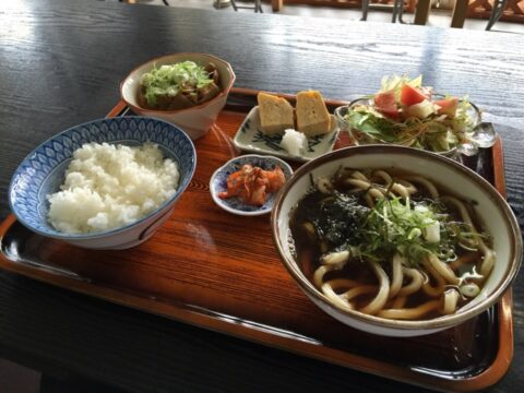 かどやのもつ煮ランチ