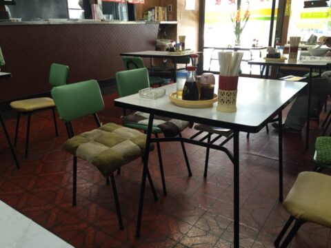 つるやの店内