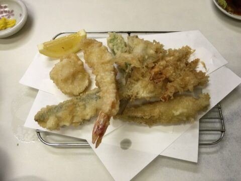 天房の天ぷら盛り