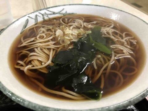 朝からかっ込むまぐろなかおち丼