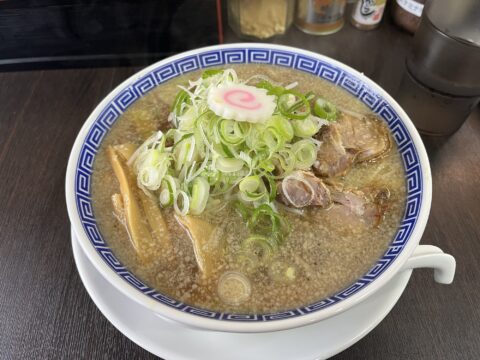 名古屋市中央卸売市場北部市場の場外、中華そばふじ田の中華そば