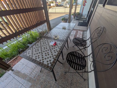 テラスの喫煙スペース