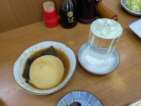 魚源食堂でのひとり朝酒