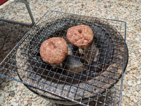 七輪でハンバーグを焼く｜炭火でじっくり焼き上げる