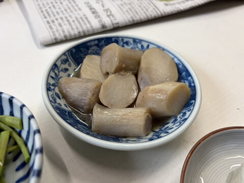 魚源食堂のダツイモ（芋茎）の煮物｜里芋の身と茎の間を炊いた絶滅危惧の名古屋郷土料理