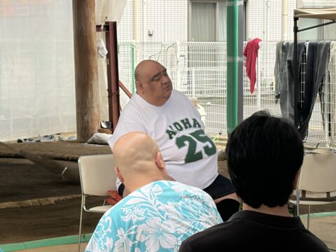 武蔵川部屋を訪問｜元横綱・武蔵丸親方の圧倒的な体格に驚く