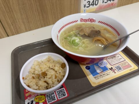 寿がきやの朝ラー｜とんこつベースのラーメンとミニ五目ごはんのセットで500円