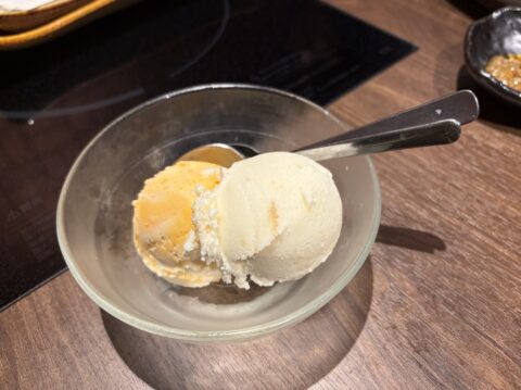 食後にいただいたブルーシールアイス