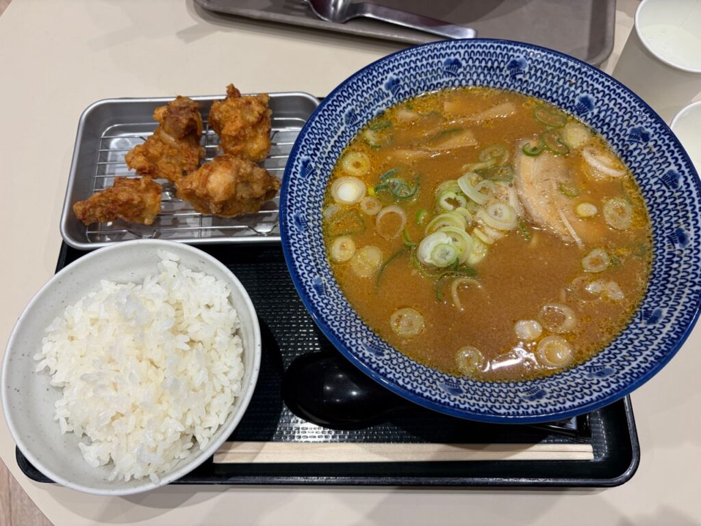 麺や蔵間のから揚げ3個みそ中華定食